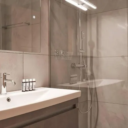 Apartment Fix 2bd With Parthenon View *